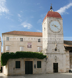 Trogir - Museu de Arte Sacra e Torre do Relógio - Sacred Art Museum and Clock Tower