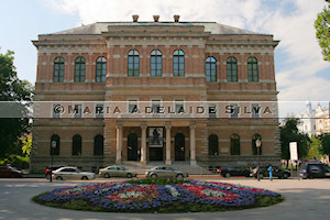 Zagreb · Academia Croata de Ciências e Artes · Croatian Academy of Sciences and Arts